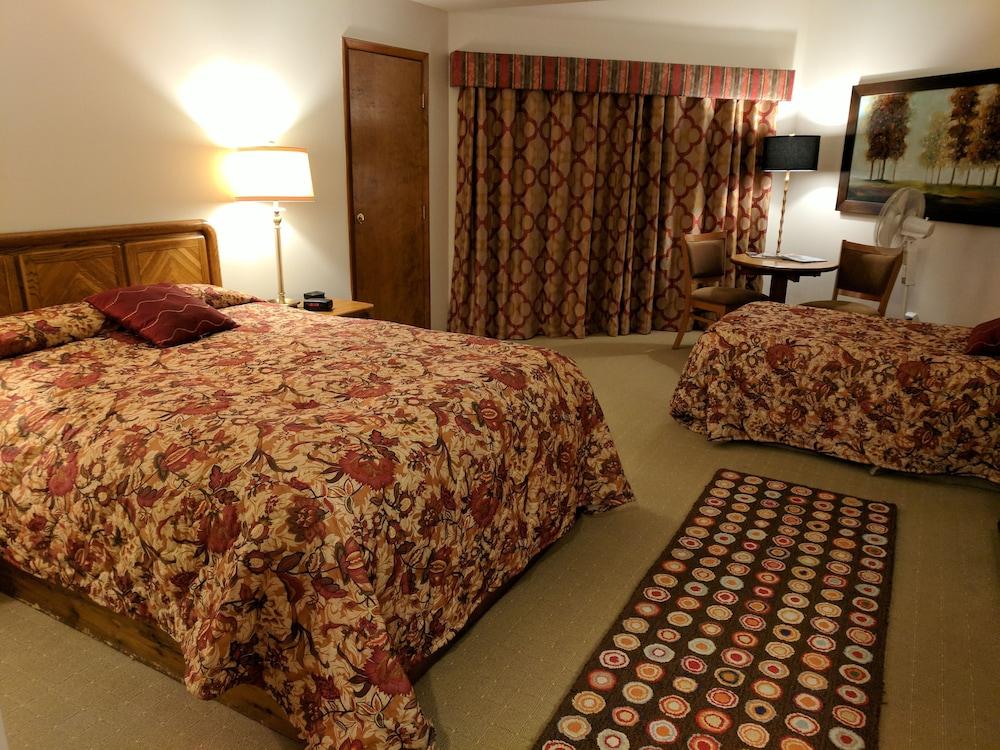 Greenbrier Inn photo 57