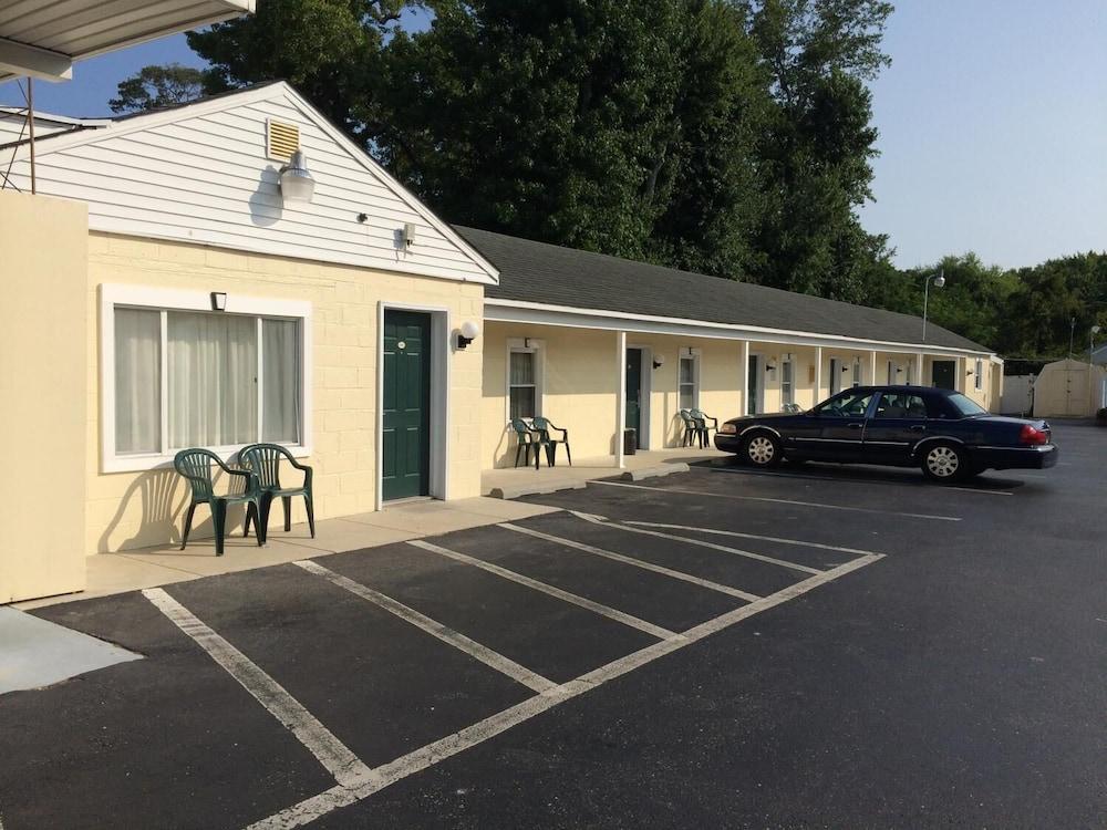 Simpson's Motel photo 10