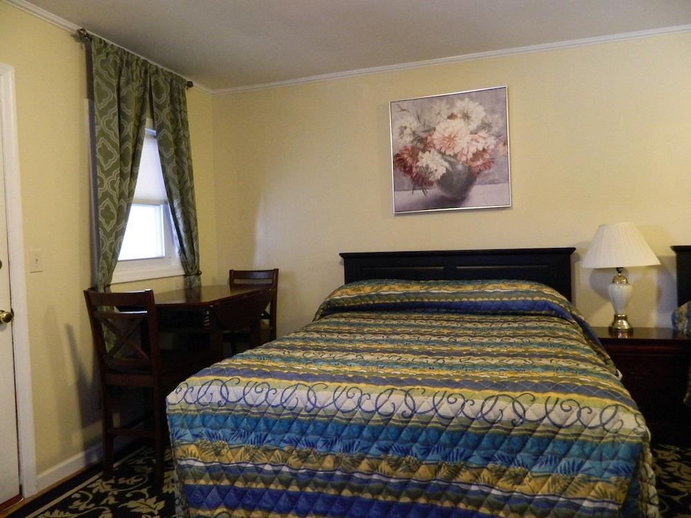Twin Oaks Motel photo 3