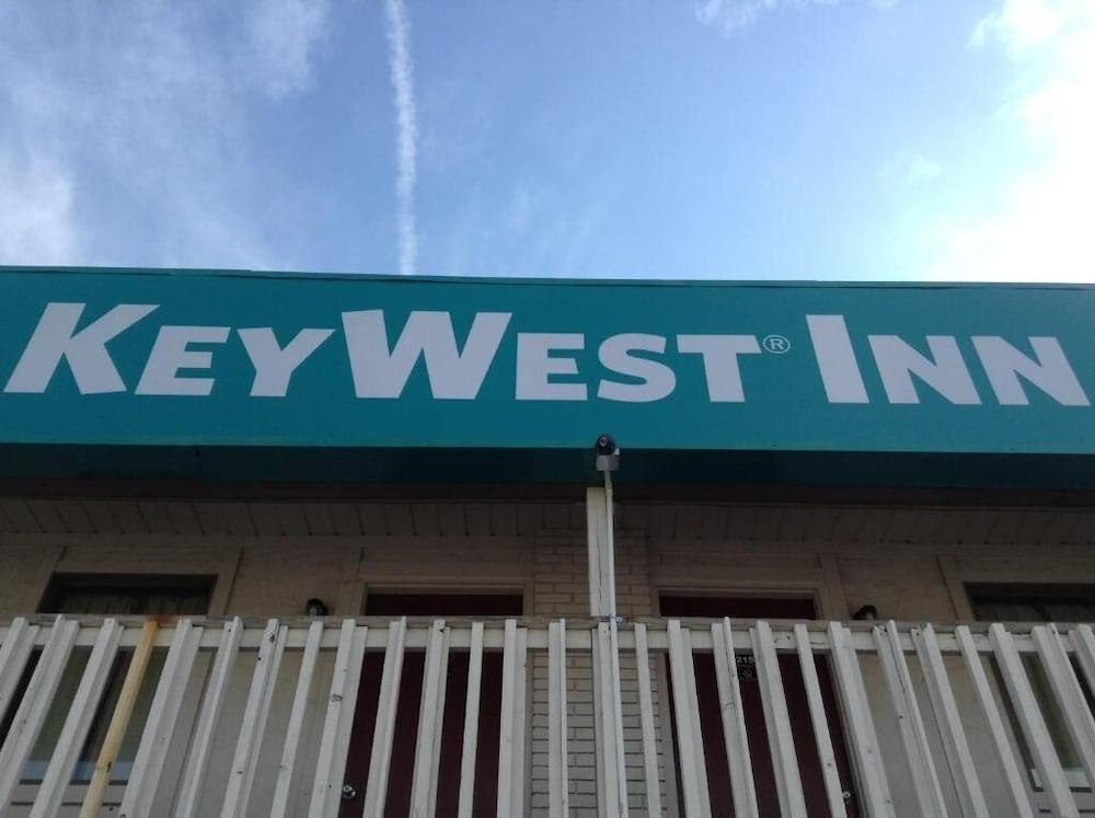 Key West Inn Hobart photo 23