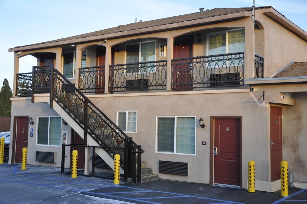 Sun Light Motel photo 12
