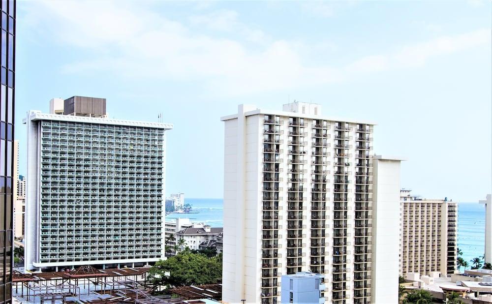 Waikiki Place - the Place to be in Waikiki photo 45