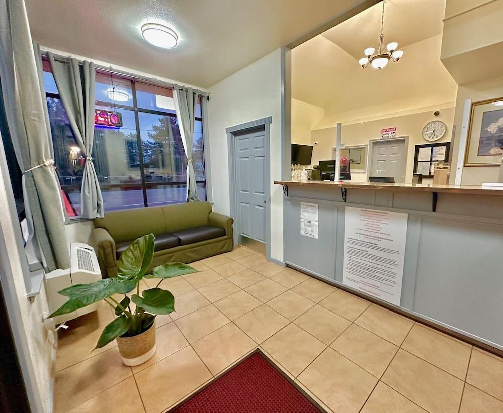 Best Motel photo 13