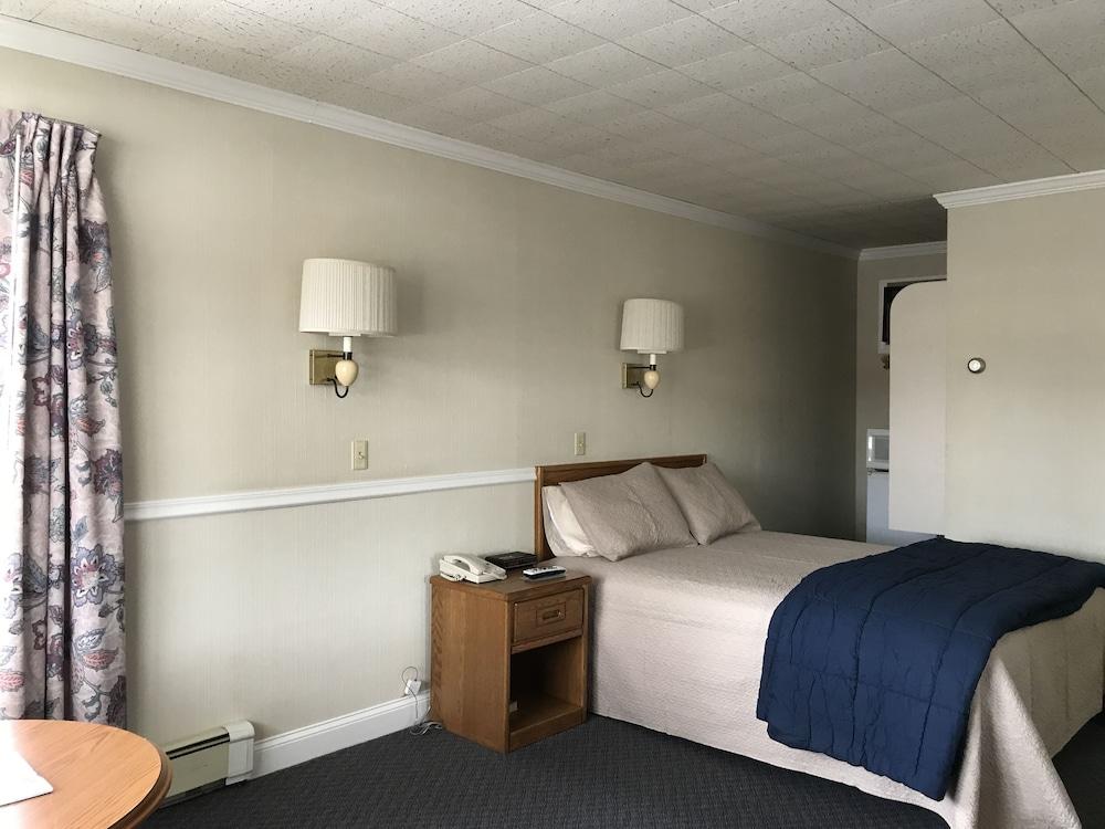 T-Bird Motor Inn photo 14