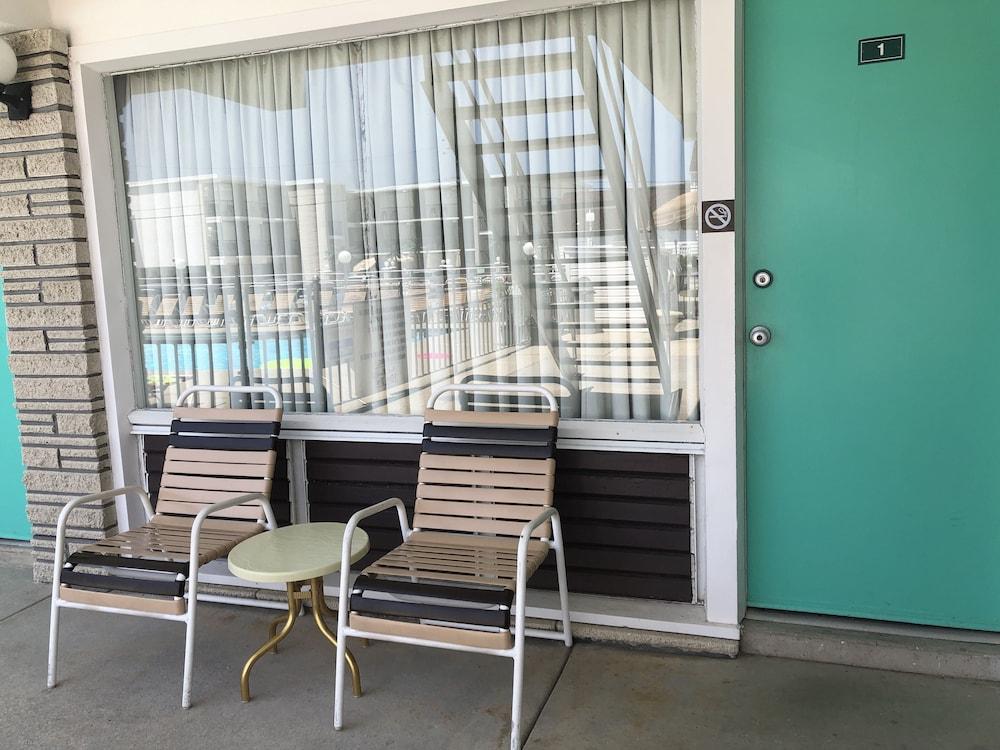 Panoramic Motel & Apartments photo 2