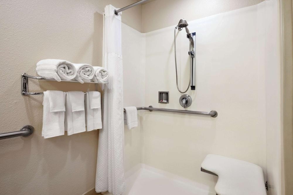 Microtel Inn & Suites by Wyndham Lodi/North Stockton photo 28