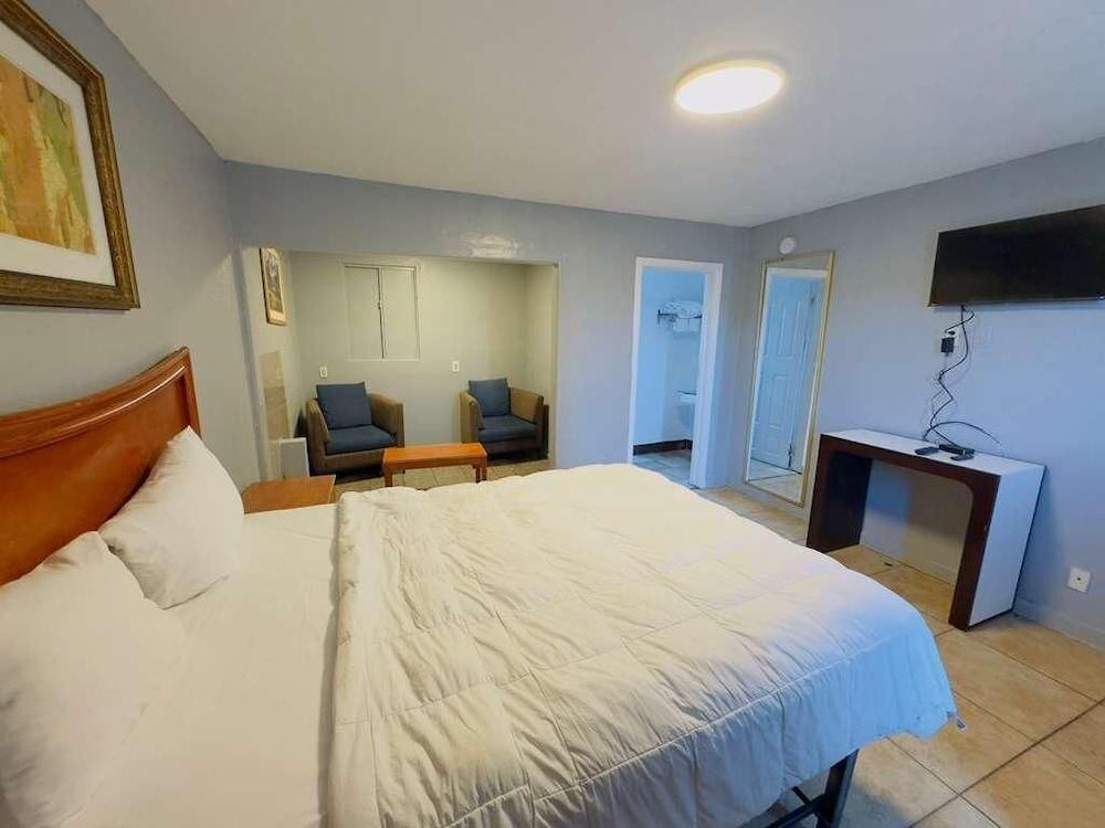 Parklane Motel photo 1
