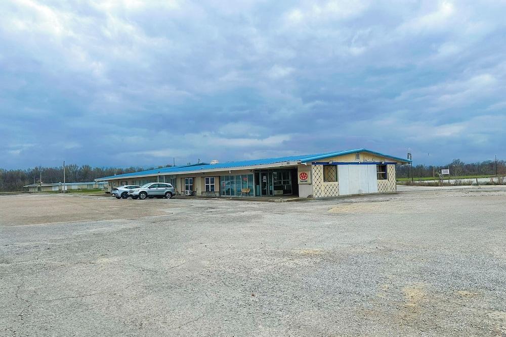 Shamrock Kings Inn By Oyo Marked Tree I-555 photo 15
