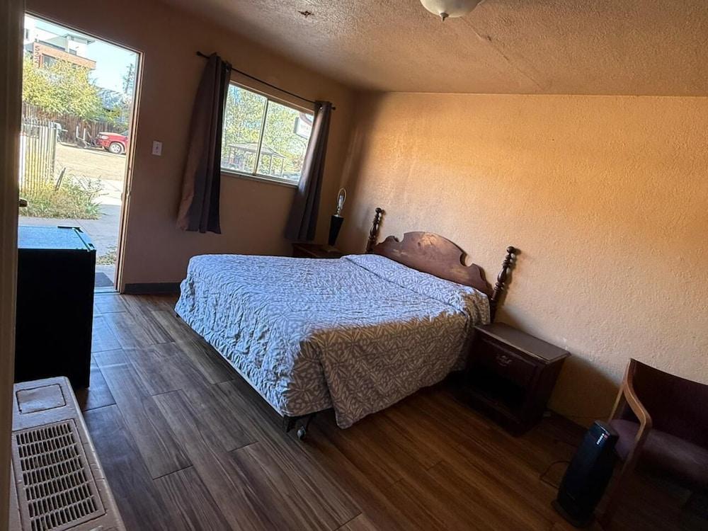 Springs Inn by Capital O I 25 photo 23