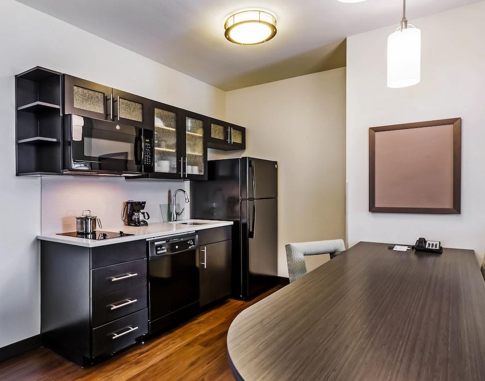 Candlewood Suites Lenexa - Overland Park Area by IHG photo 29