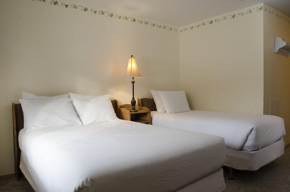 Summit Lodge photo 26
