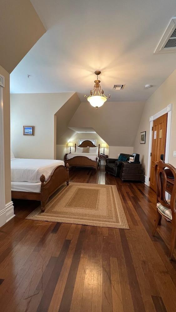 Southernmost House photo 21