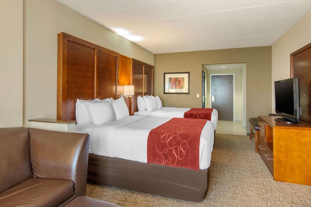 Comfort Suites South Park photo 11