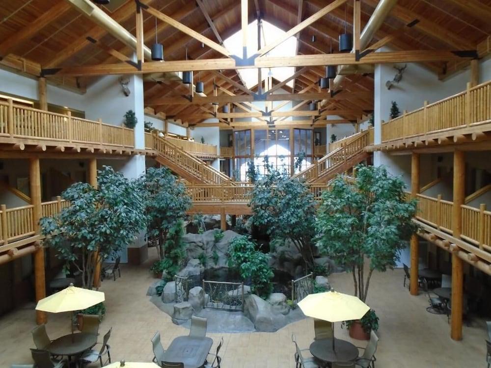 Casper C'mon Inn Hotel & Suites photo 29