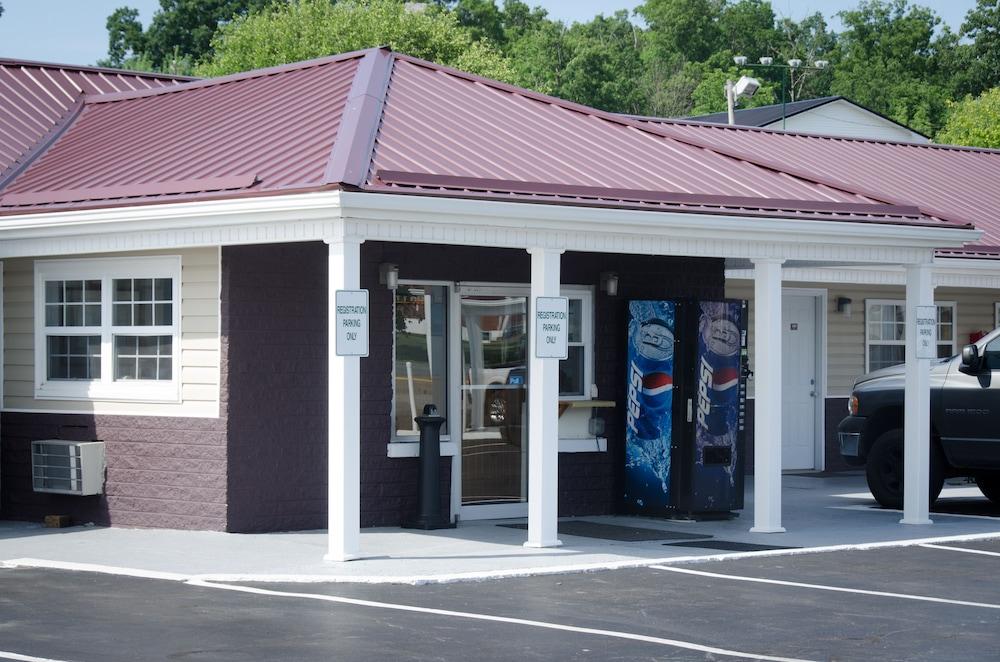 Turnpike Motel photo 27