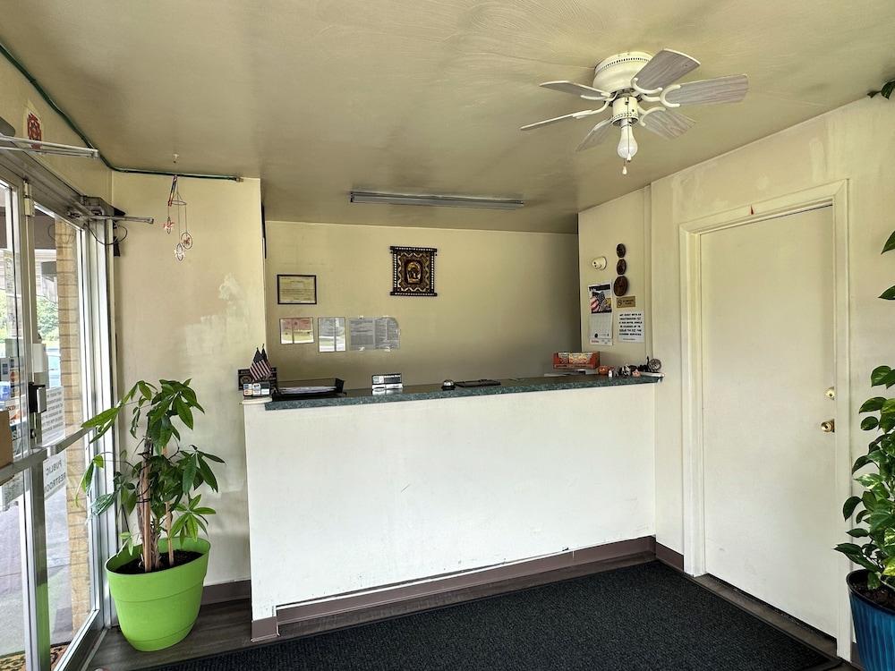 Holiday Motel Westfield photo 3