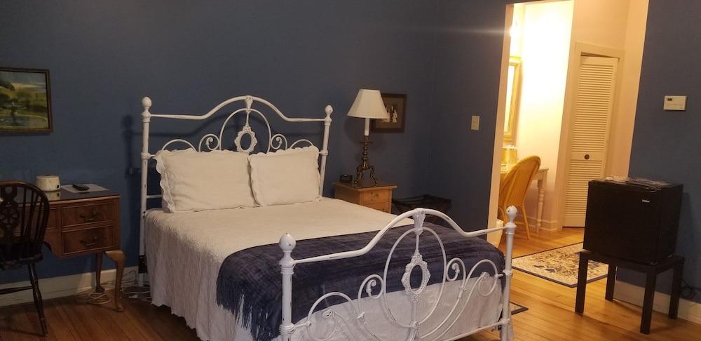 Downtown Guest Quarters Hotel photo 25
