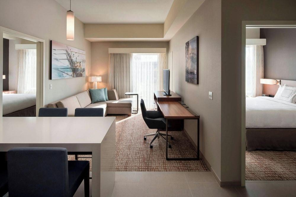 Residence Inn by Marriott Pearland photo 11