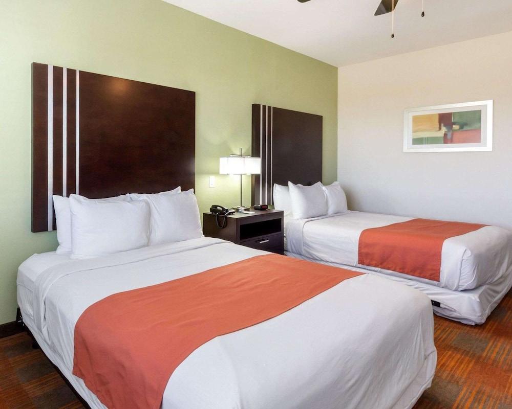 Garner Hotel Victoria - East by IHG photo 26