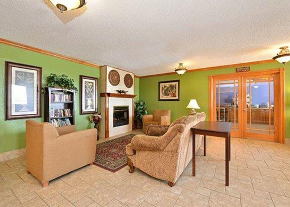 Quality Inn & Suites Grinnell near University photo 3