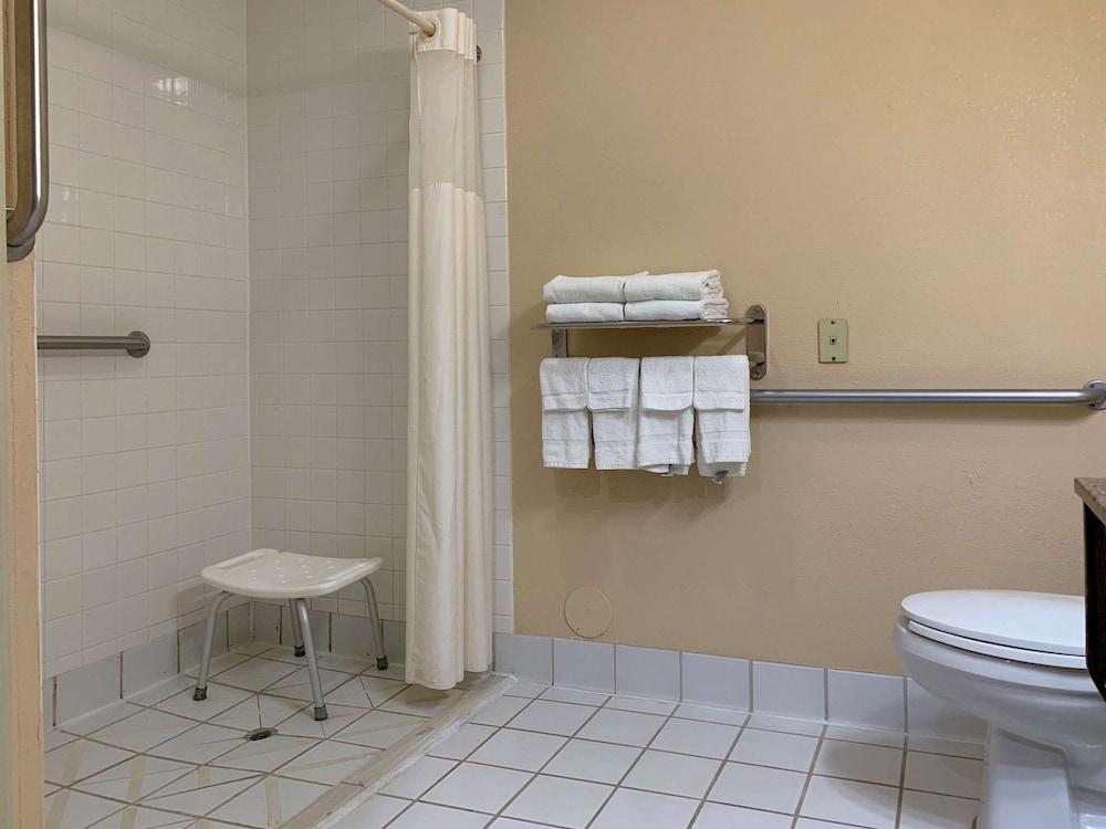Quality Inn Ottawa near Starved Rock State Park photo 31
