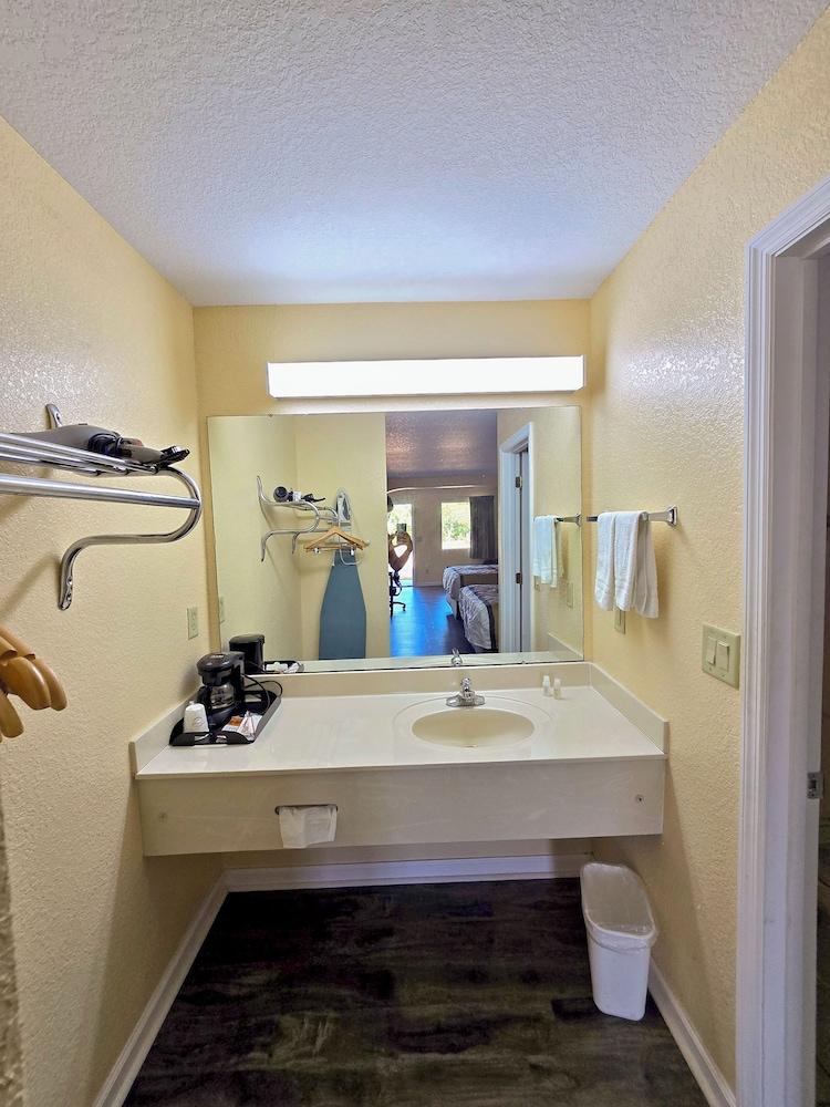 Garden Inn & Suites photo 22