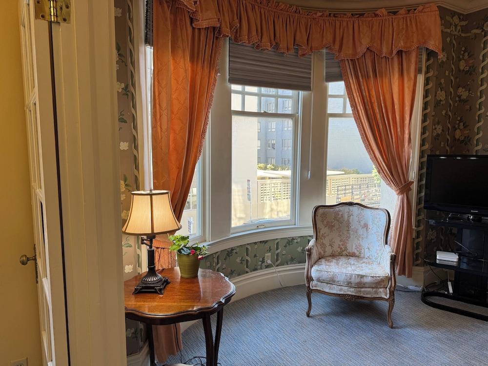 Nob Hill Inn photo 25