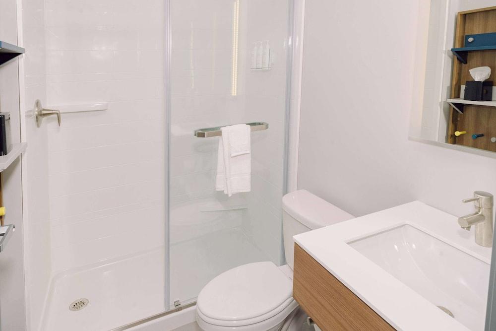 Microtel Inn & Suites by Wyndham Newark NY photo 6