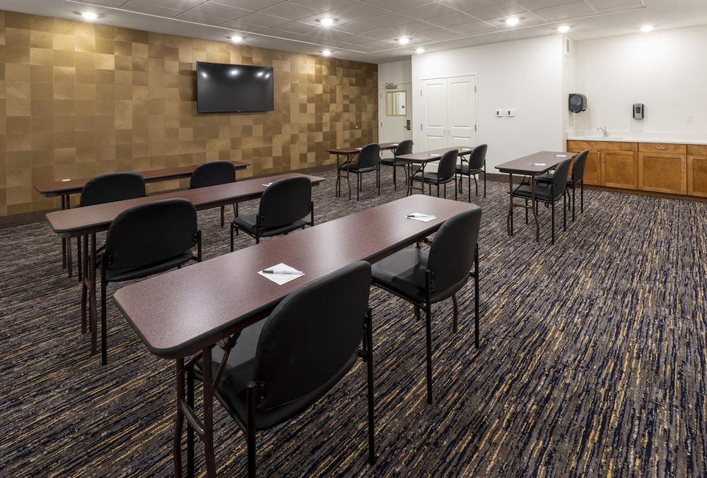 GrandStay Hotel & Suites Rock Valley photo 27
