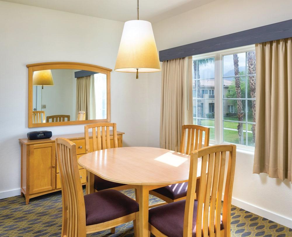 Worldmark Cathedral City photo 4
