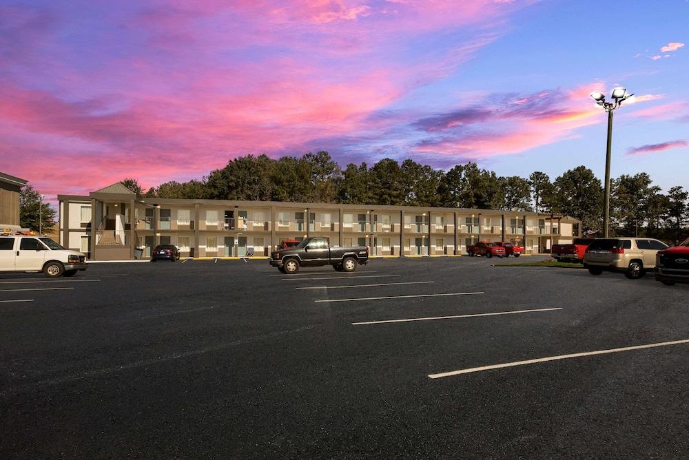 Rodeway Inn Commerce photo 57