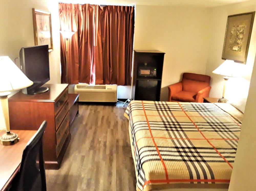 Madison Inn and Suites photo 72