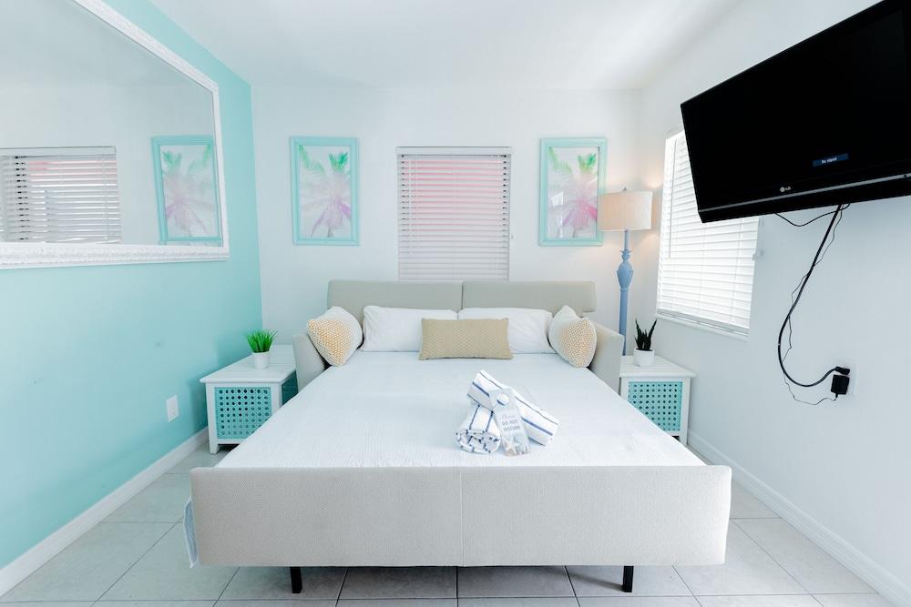 Cabanas of Treasure Island photo 24
