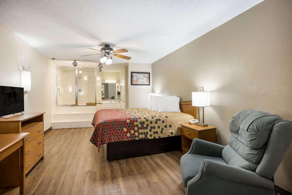 Econo Lodge Live Oak photo 4