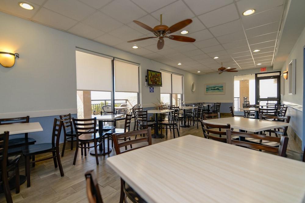 Monterey Bay Suites photo 27