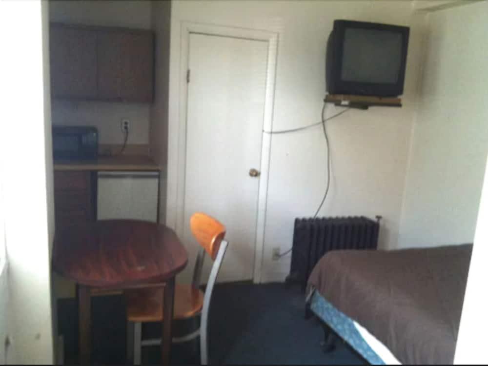 Airport Lodge photo 14