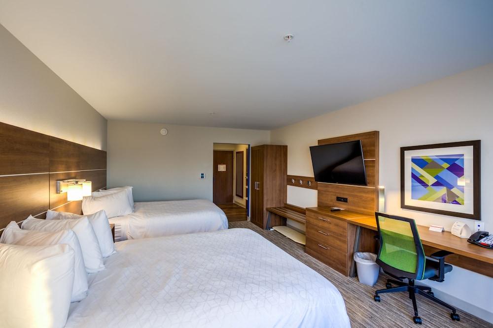 Holiday Inn Express & Suites Reedsville - State Coll Area by IHG photo 3