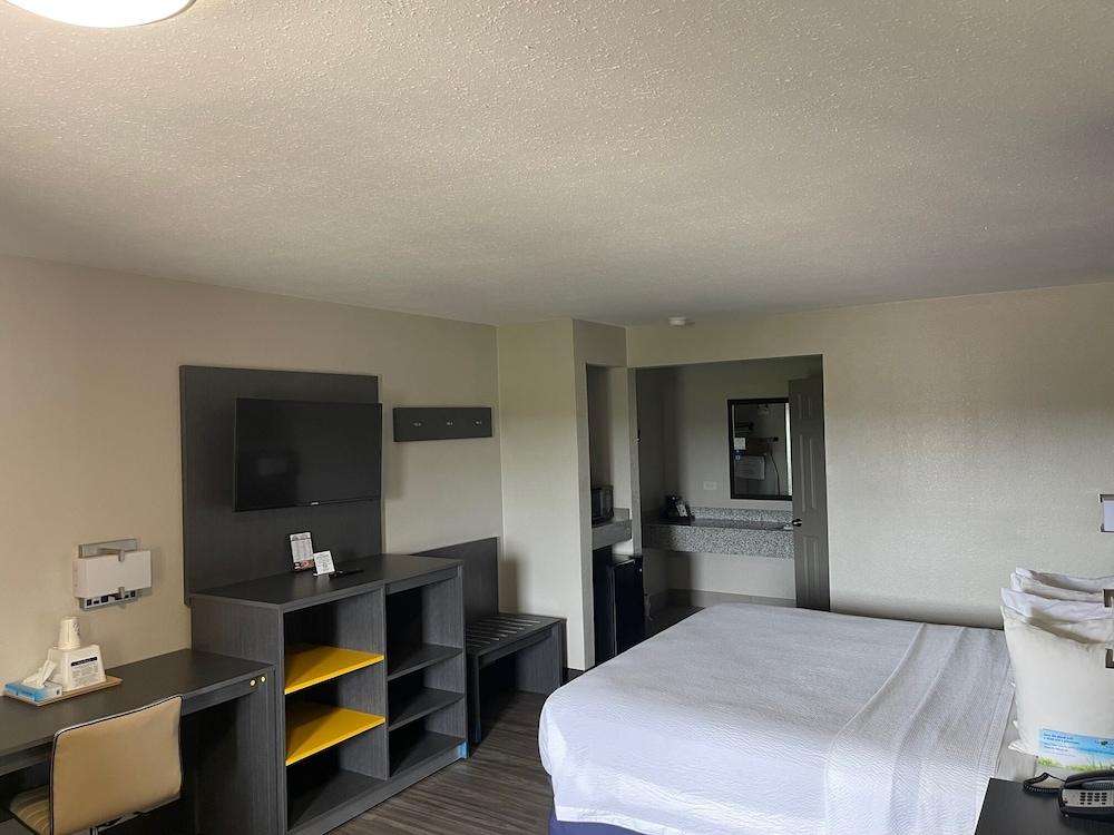 Days Inn by Wyndham Ruston LA photo 4
