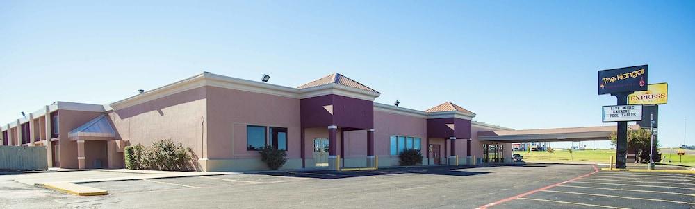 Express Inn & Suites photo 6