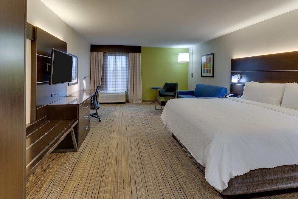 Holiday Inn Express & Suites Troy by IHG photo 9