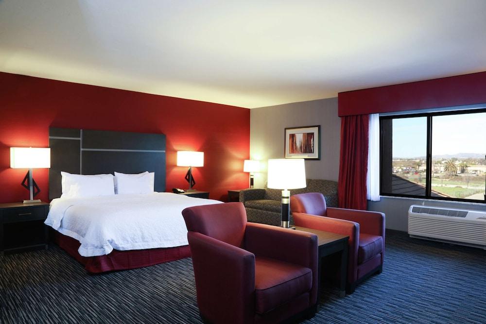 Hampton Inn & Suites Temecula photo 24