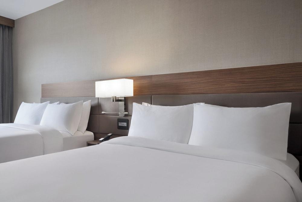 AC Hotel St. Louis Clayton photo 3