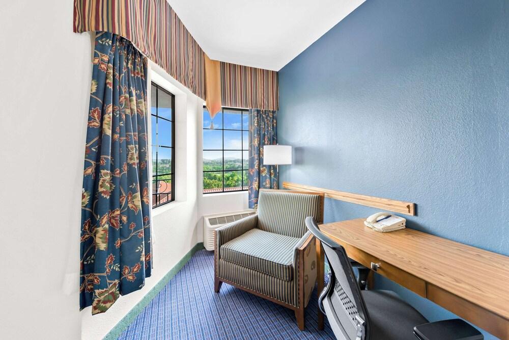Clarion Inn Branson photo 10