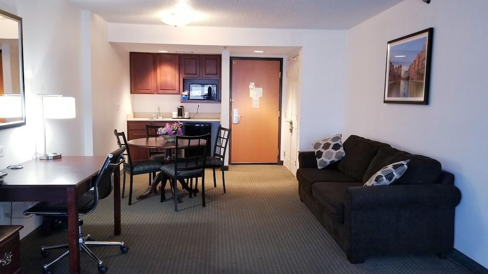 Wingate by Wyndham Indianapolis Airport-Rockville Rd. photo 26