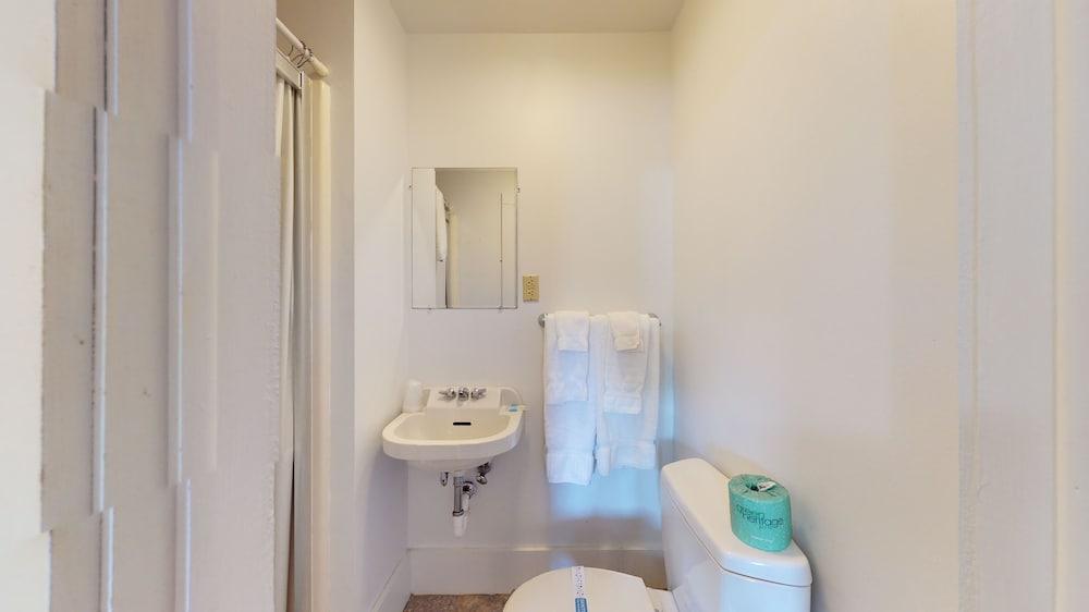 Circle Court Motel photo 14
