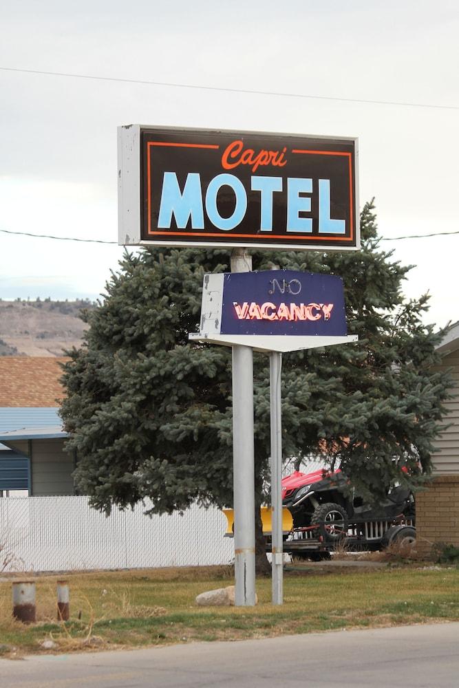 Capri Motel photo 9