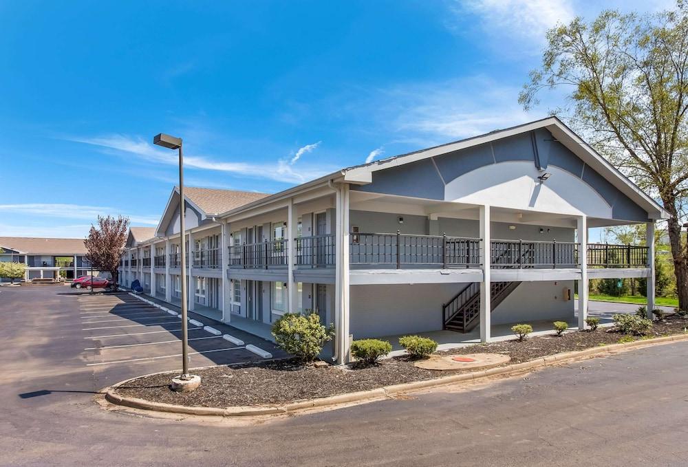 Clear View Inn Independence photo 50