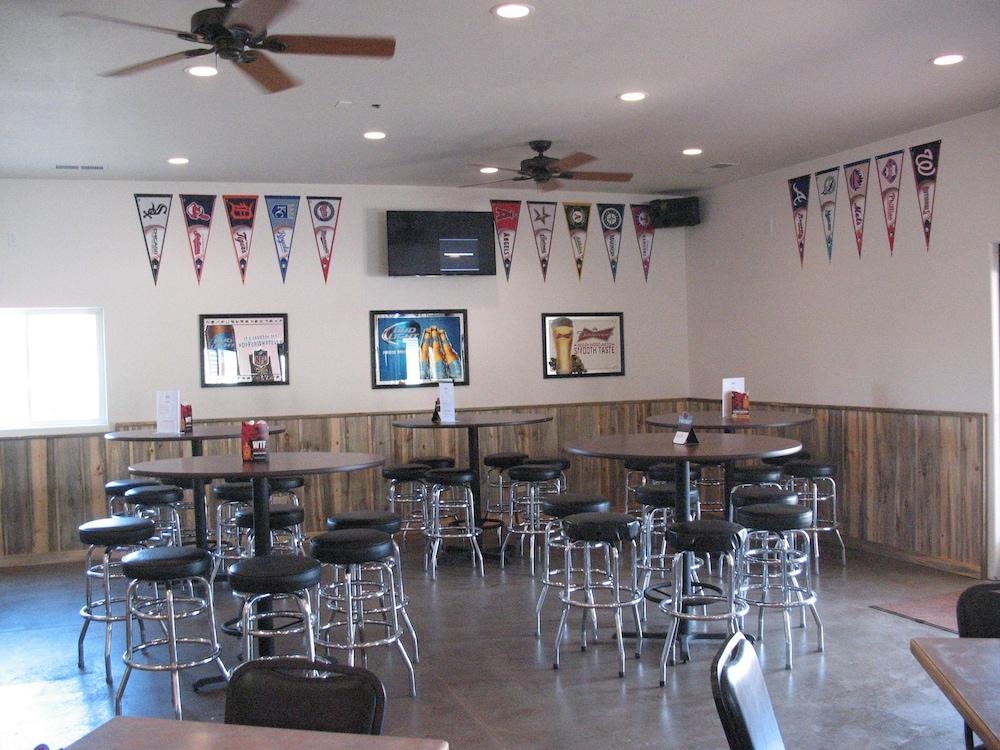 Iron Horse Inn photo 17