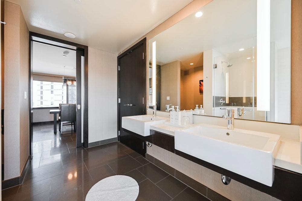 StripViewSuites at Vdara photo 85