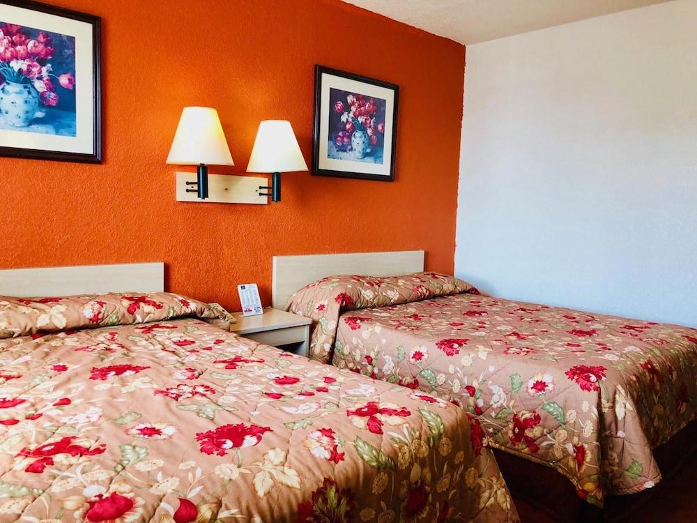 QC Stay Inn photo 12